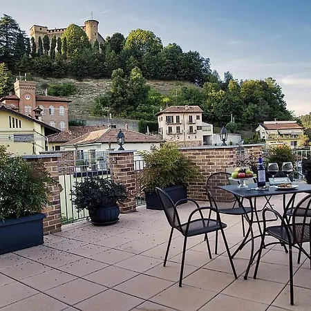 Villa Sleeps 3 With Pool And Air Con Monticello d'Alba