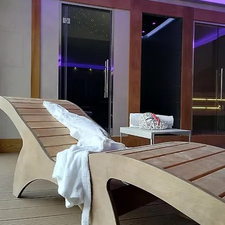 Sleeps 3 With Pool And Air Con Villa